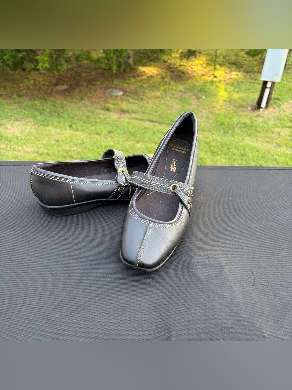 Clarks Black Mary Jane Flats with Contrast Stitching Sz 9.5